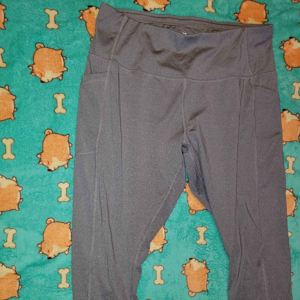 Calf Length Athletic Pants